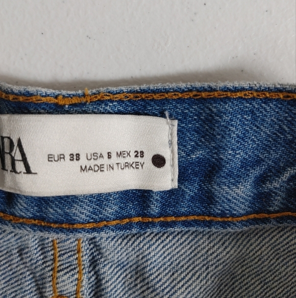 Zara Denim Shorts Frayed Hem Size 6 - Picture 3 of 5